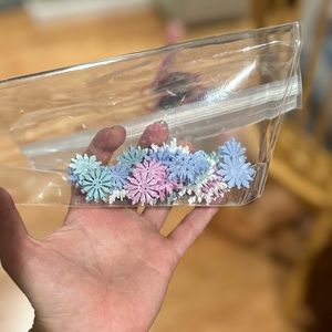 Frozen Snowflake Buttons